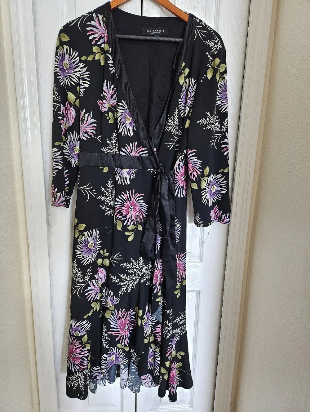 Beata Studio Los Angeles Floral Wrap Dress Size 14 Black Pink Midi Made in USA. - Picture 4 of 15